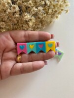 Hair Clip Bandeirinha com Coração - 6,5cm - Imagem 3