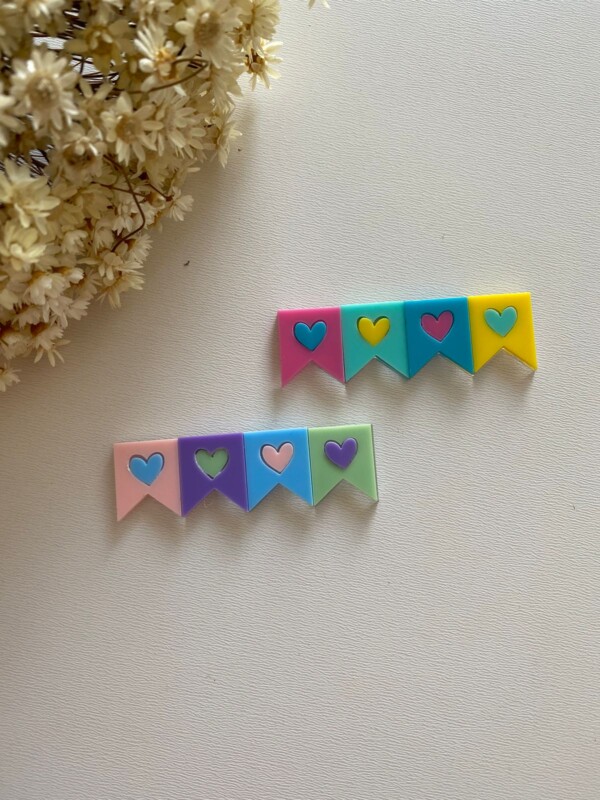 Hair Clip Bandeirinha com Coração - 6,5cm - Imagem 5