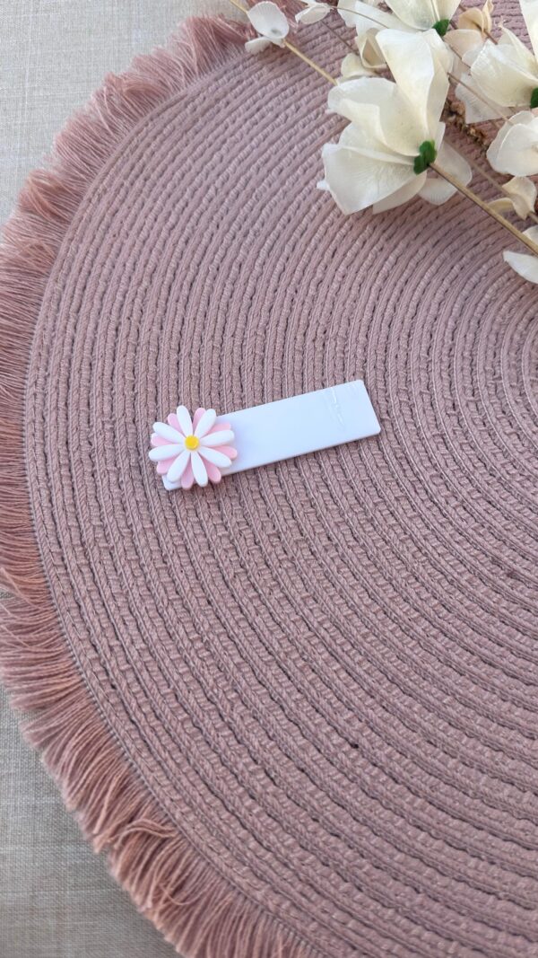 Hair Clip Flor Margarida 2 - 6,5cm - Imagem 1