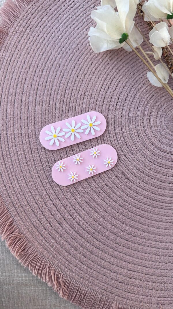 Hair Clip Flor Margarida Oval - 6,5cm - Imagem 1
