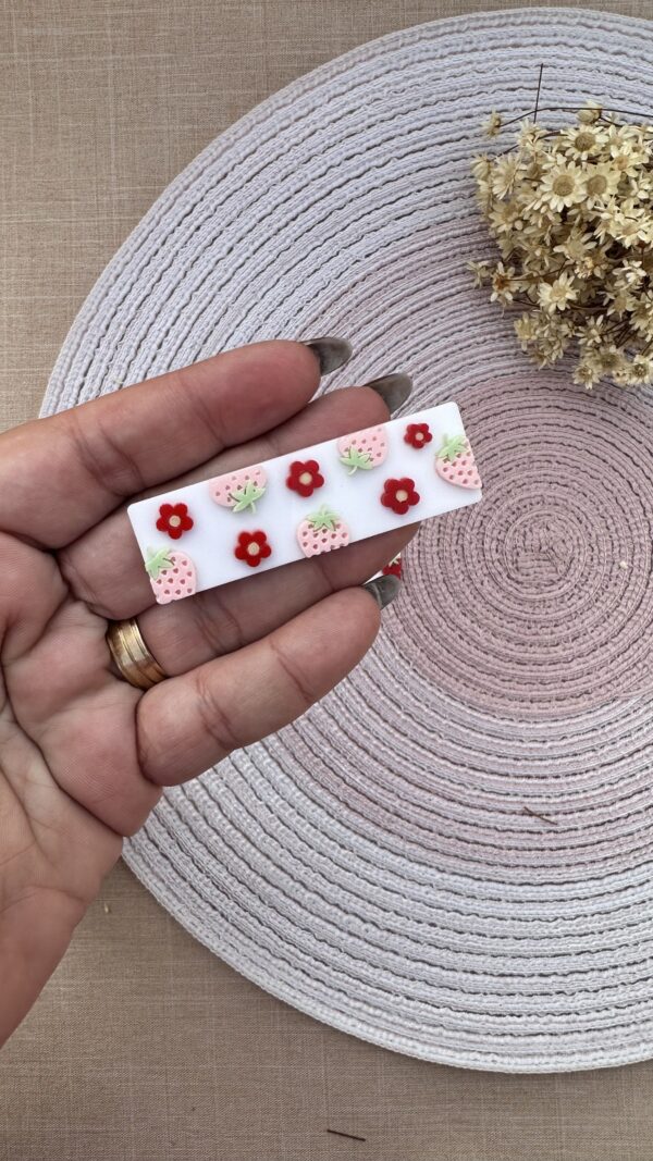 Hair Clip Morango com Flores Reto 6,5cm - Imagem 2