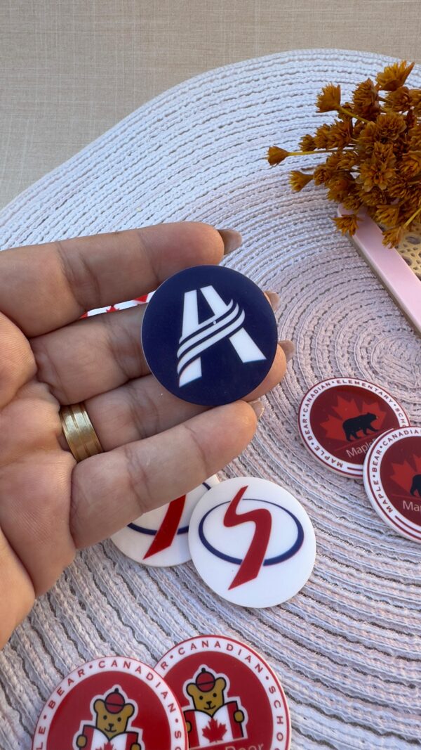 Aplique com Logo escolar - Imagem 1