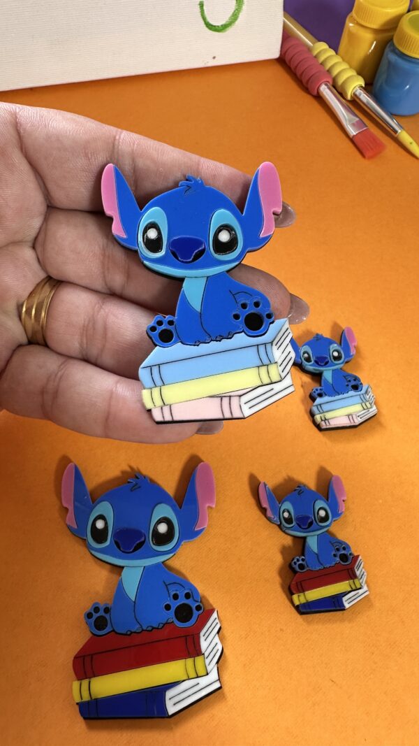 Stitch Livro Sentado Escolar  - 2025 - Imagem 2