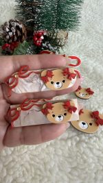 Hair Clip Ursinha com laço - Natal 2025