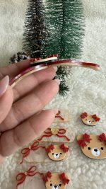 Aplique para Tiara Laço com rosto ursinha - Natal 2025 - Imagem 4